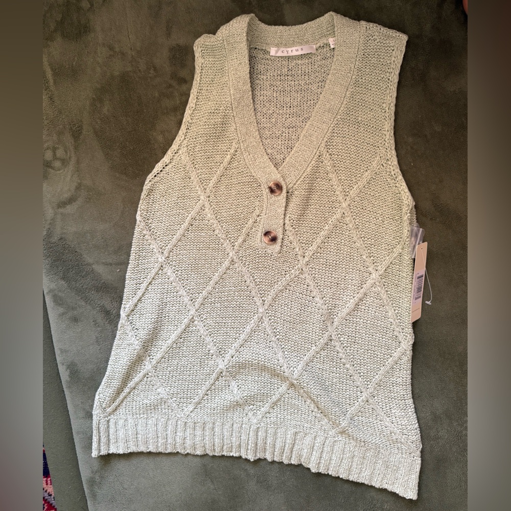 NWT Cyrus Sweater Vest